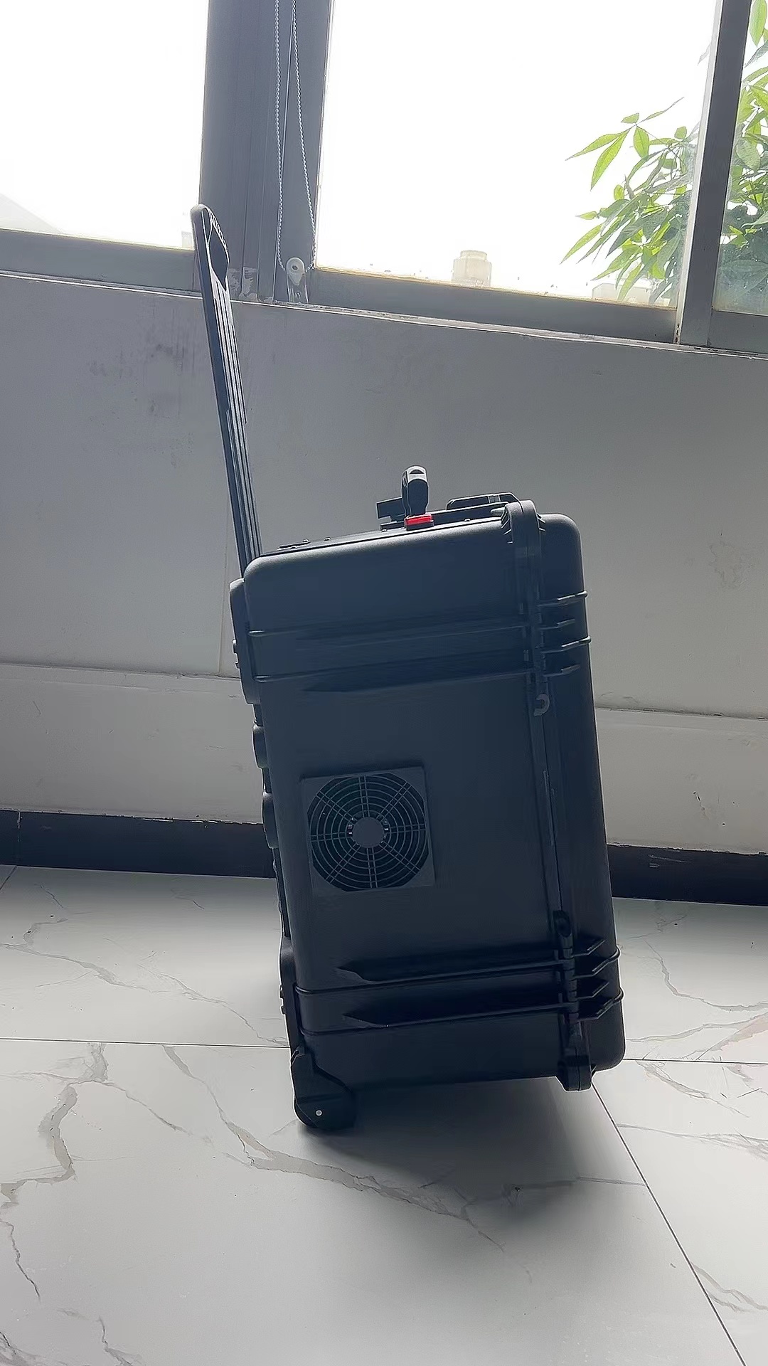 甘泉手拉箱型移动通信干扰器